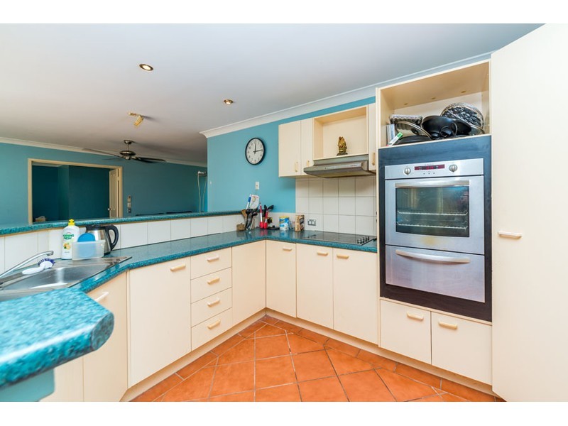 9 Malekula Rise, Pacific Pines QLD 4211