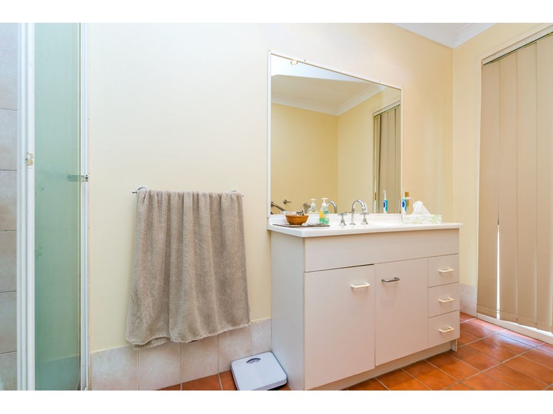 9 Malekula Rise, Pacific Pines QLD 4211