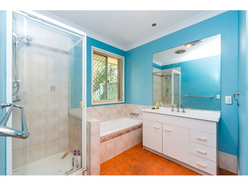 9 Malekula Rise, Pacific Pines QLD 4211