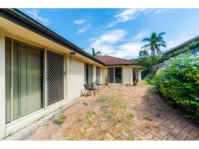 9 Malekula Rise, Pacific Pines QLD 4211