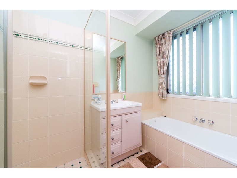 185 Mildura Drive, Helensvale QLD 4212