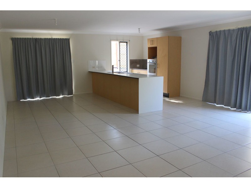 1 Irwin Street, Parkwood QLD 4214