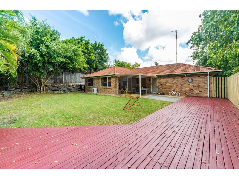 11 Pineneedle Court, Oxenford QLD 4210