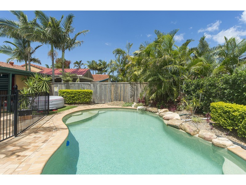 122 Monterey Keys Drive, Helensvale QLD 4212