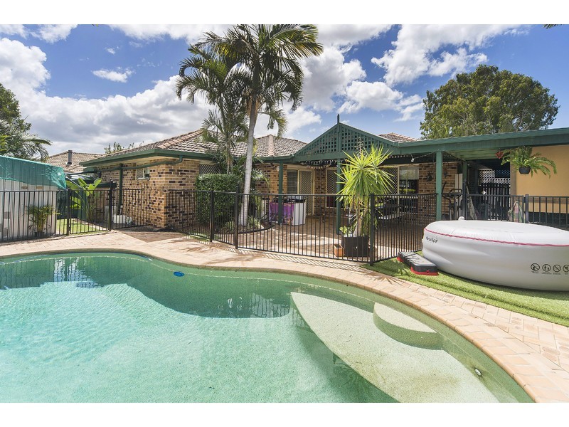 122 Monterey Keys Drive, Helensvale QLD 4212
