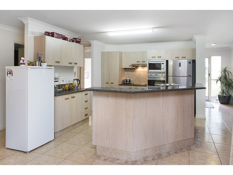 122 Monterey Keys Drive, Helensvale QLD 4212