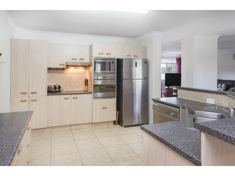 122 Monterey Keys Drive, Helensvale QLD 4212