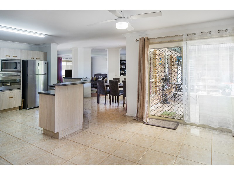 122 Monterey Keys Drive, Helensvale QLD 4212