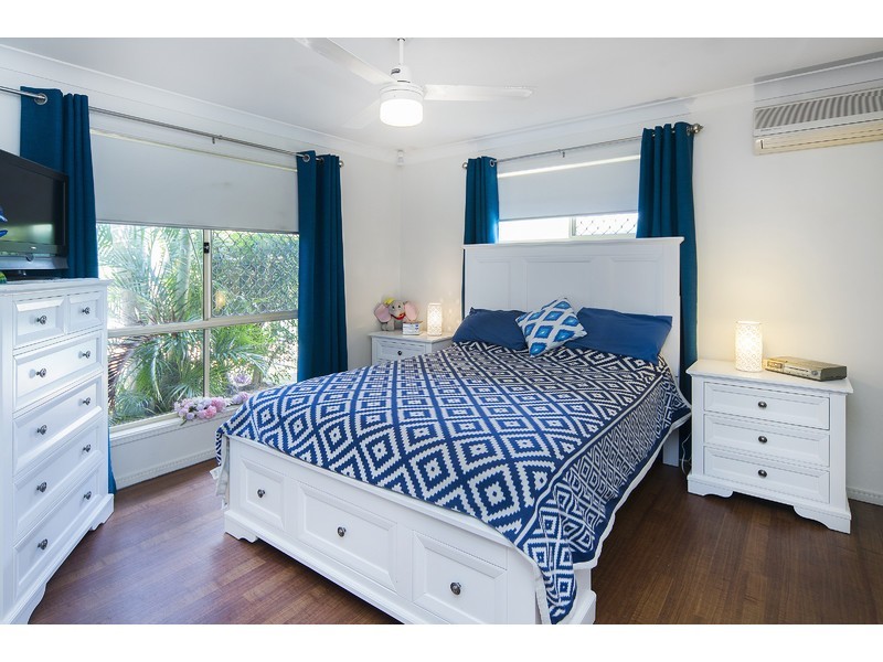 122 Monterey Keys Drive, Helensvale QLD 4212