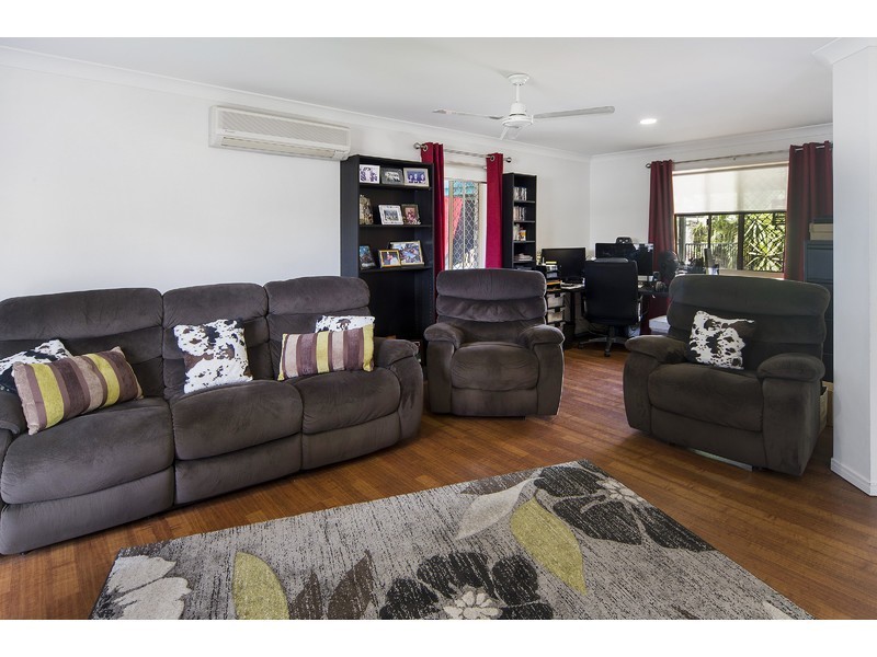 122 Monterey Keys Drive, Helensvale QLD 4212