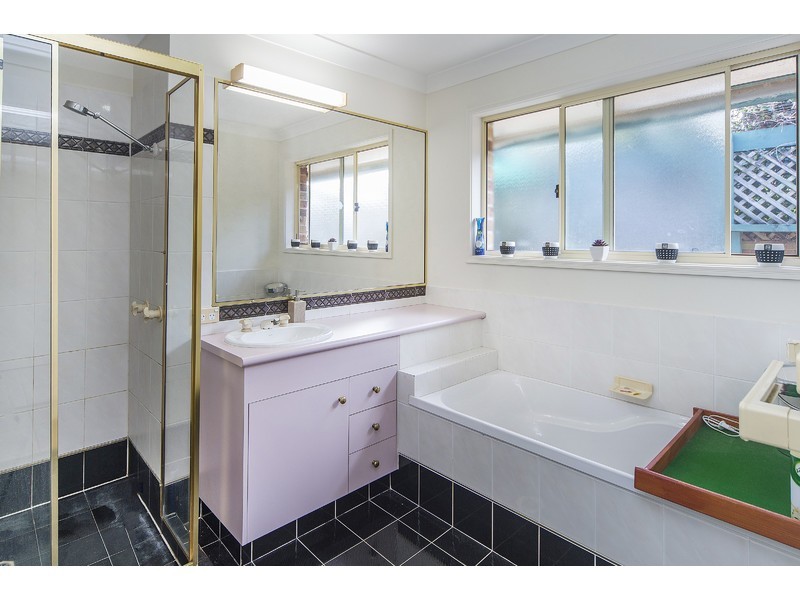 122 Monterey Keys Drive, Helensvale QLD 4212