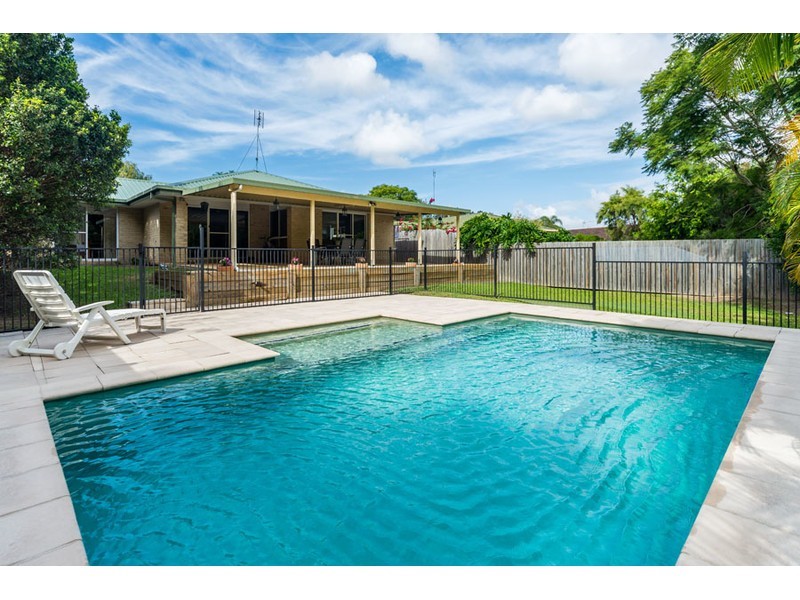 12 Cootharaba Drive, Helensvale QLD 4212