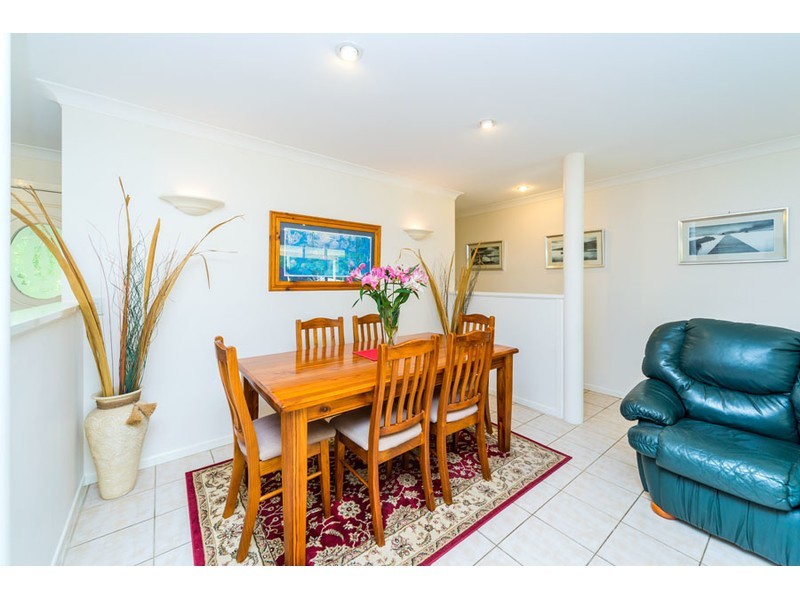 12 Cootharaba Drive, Helensvale QLD 4212