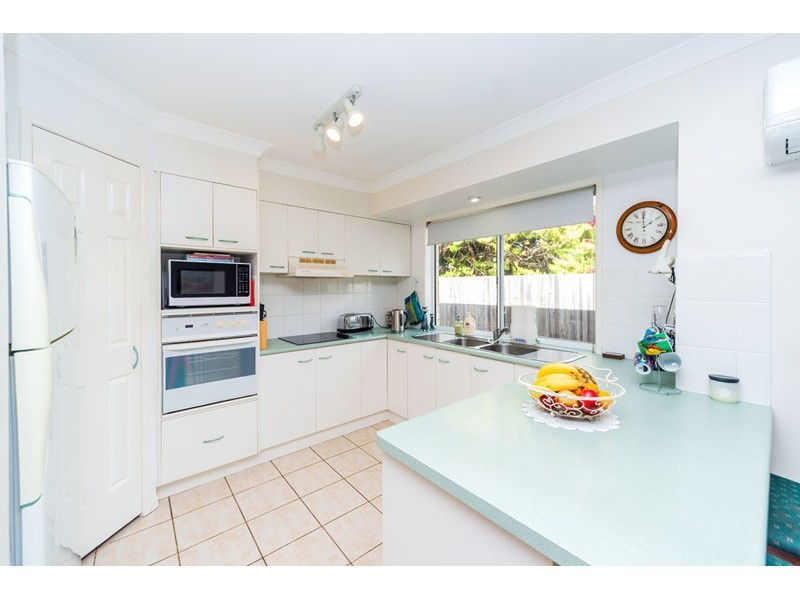 12 Cootharaba Drive, Helensvale QLD 4212