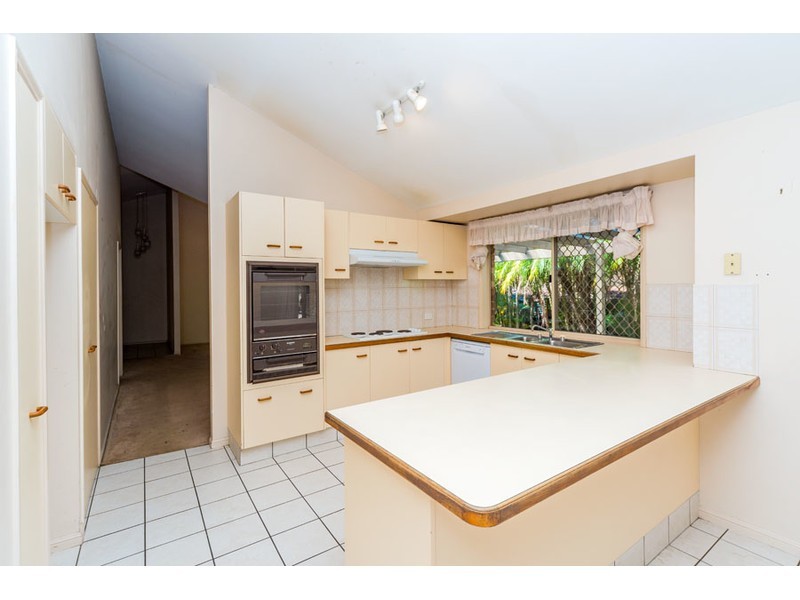 11 Dromana Crescent, Helensvale QLD 4212