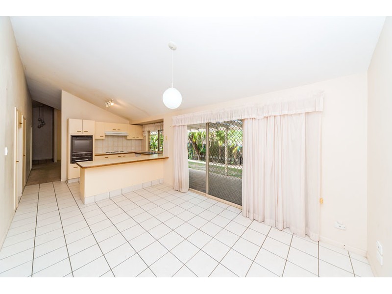 11 Dromana Crescent, Helensvale QLD 4212