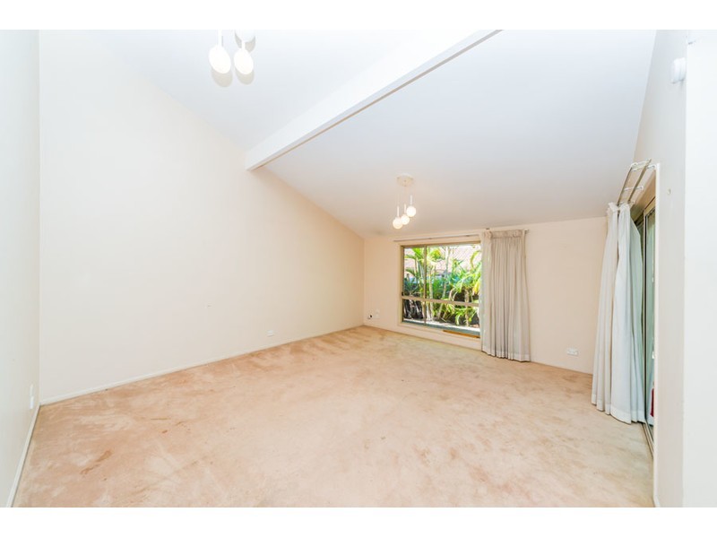 11 Dromana Crescent, Helensvale QLD 4212