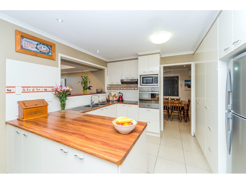 12 Dromana Crescent, Helensvale QLD 4212