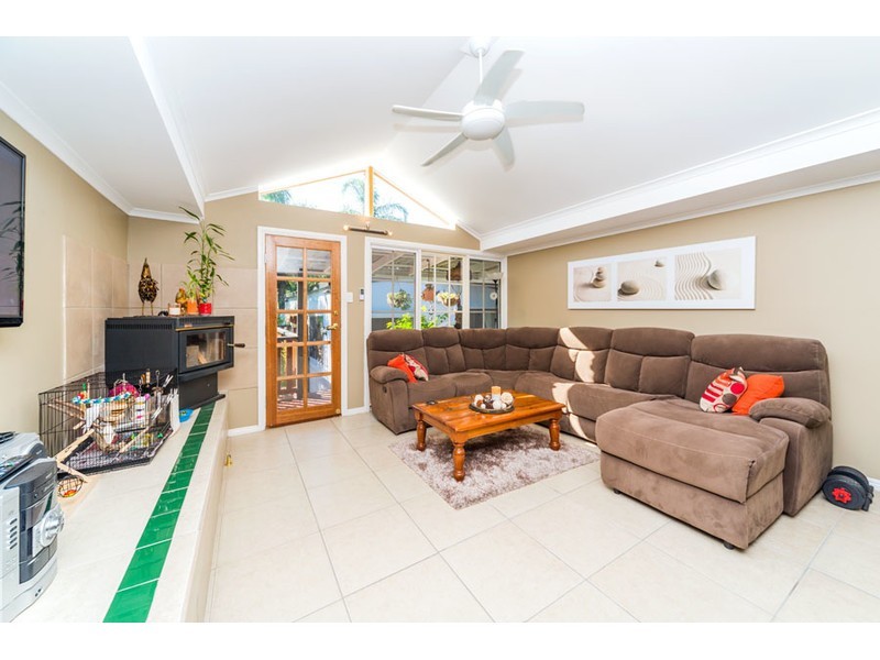 12 Dromana Crescent, Helensvale QLD 4212