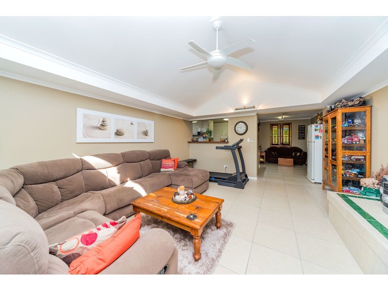 12 Dromana Crescent, Helensvale QLD 4212