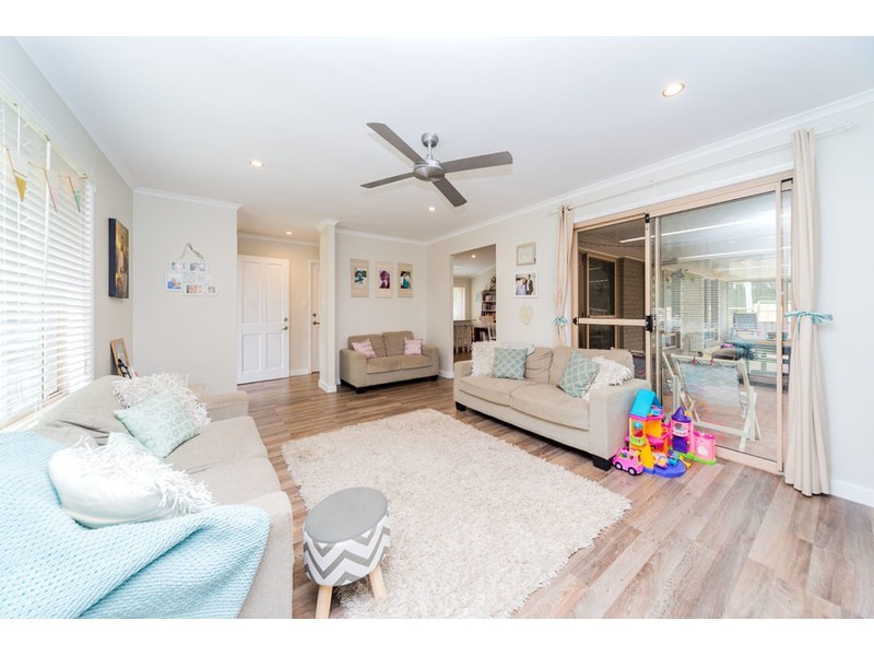 16 Bexley Place, Helensvale QLD 4212