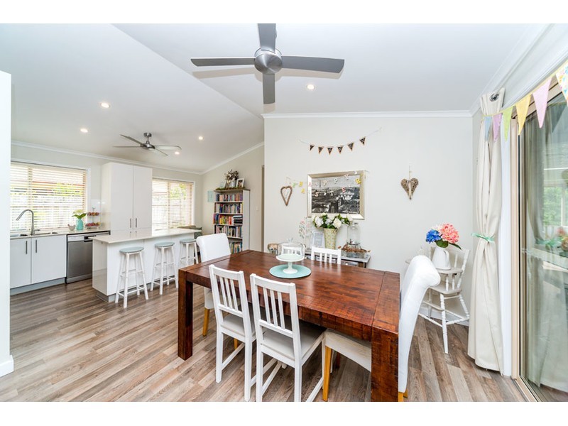 16 Bexley Place, Helensvale QLD 4212