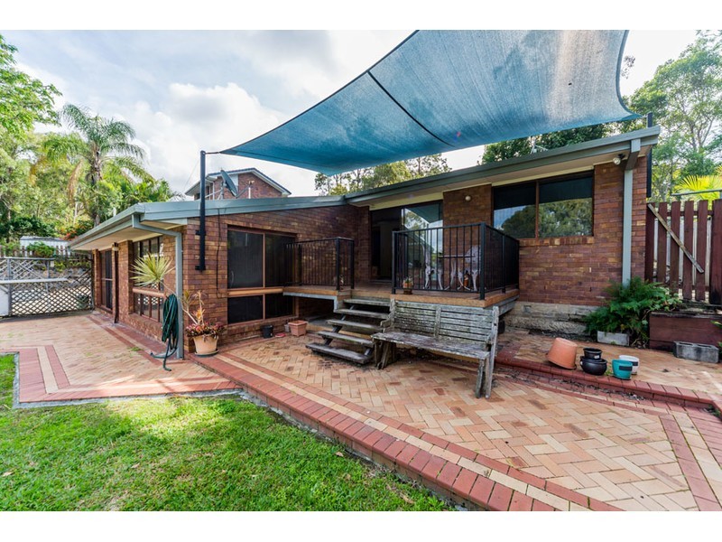 11 Armidale Crescent, Helensvale QLD 4212