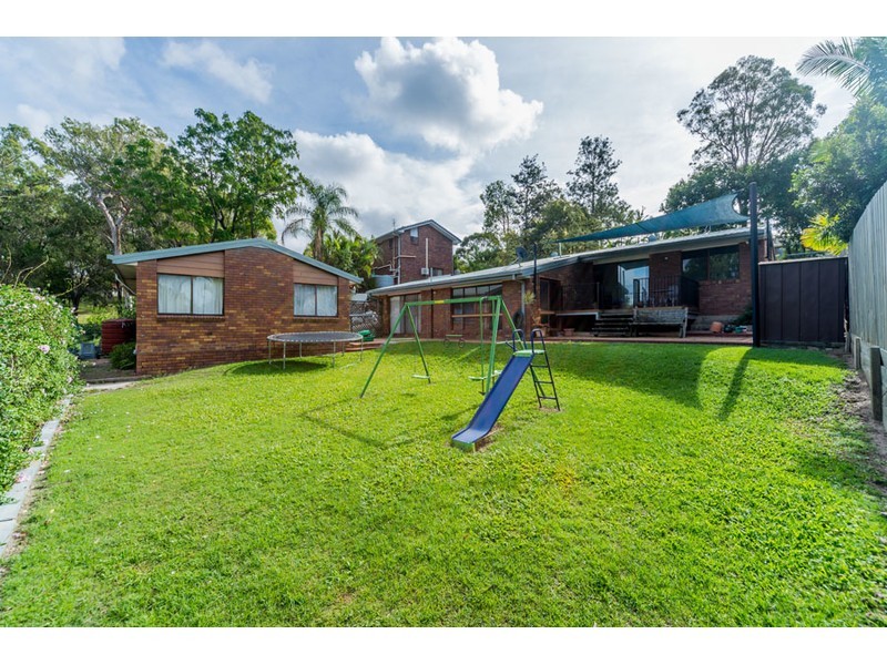 11 Armidale Crescent, Helensvale QLD 4212