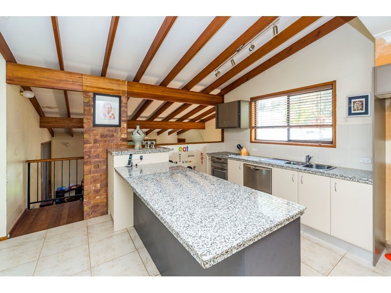 11 Armidale Crescent, Helensvale QLD 4212