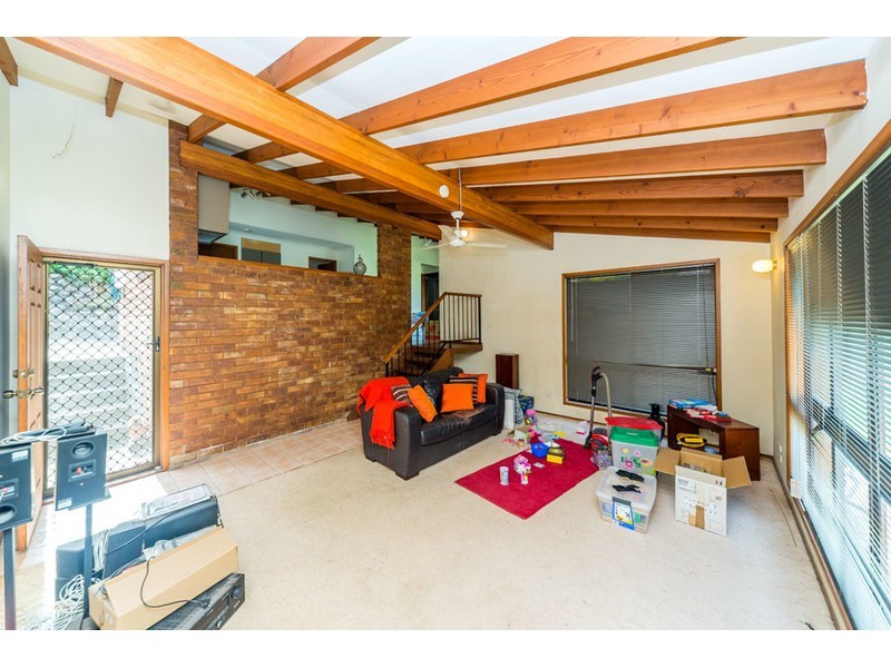 11 Armidale Crescent, Helensvale QLD 4212