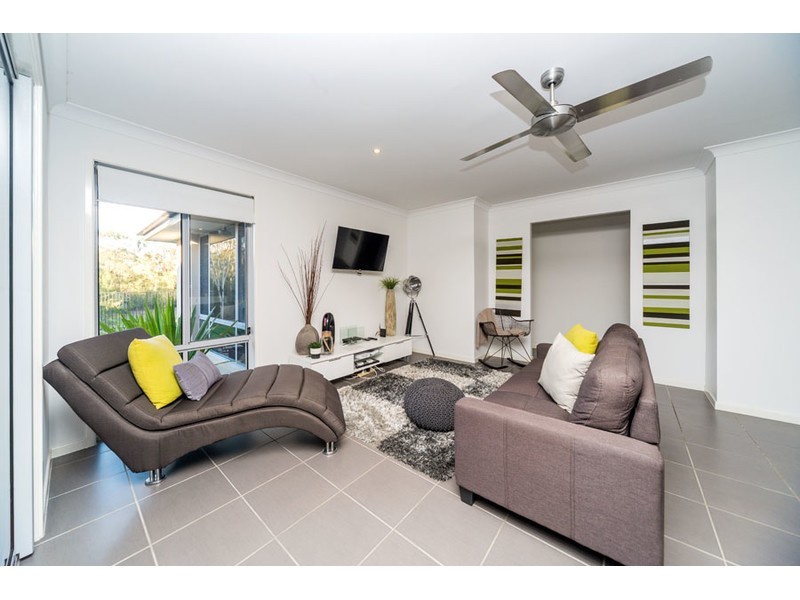 14 Lillypilly Court, Helensvale QLD 4212
