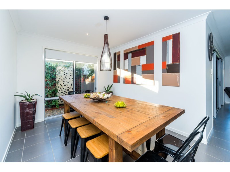 14 Lillypilly Court, Helensvale QLD 4212