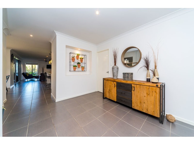 14 Lillypilly Court, Helensvale QLD 4212