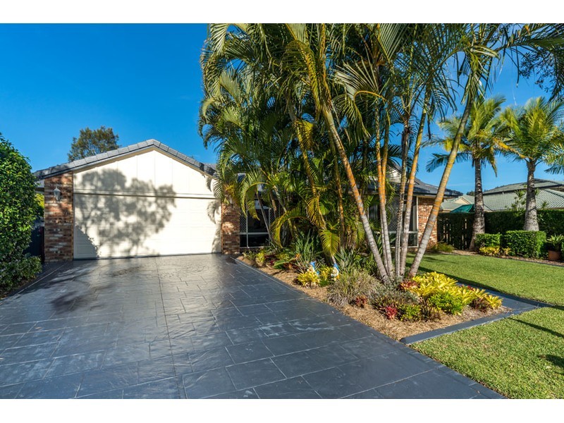 23 Lakeshore Drive, Helensvale QLD 4212