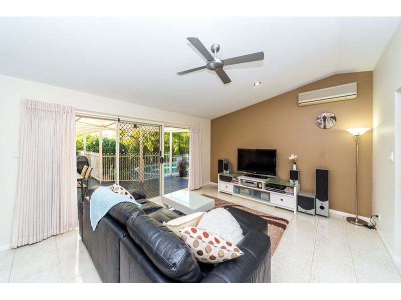 23 Lakeshore Drive, Helensvale QLD 4212