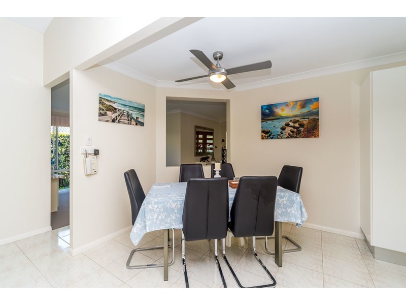 23 Lakeshore Drive, Helensvale QLD 4212