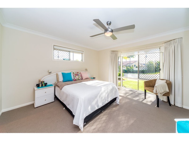 23 Lakeshore Drive, Helensvale QLD 4212