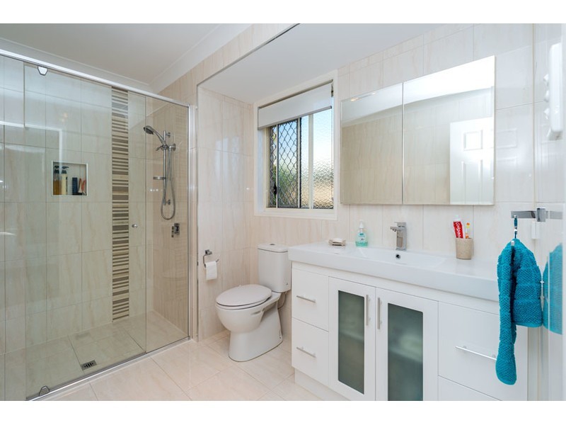 23 Lakeshore Drive, Helensvale QLD 4212