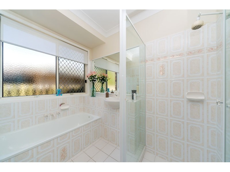 23 Lakeshore Drive, Helensvale QLD 4212