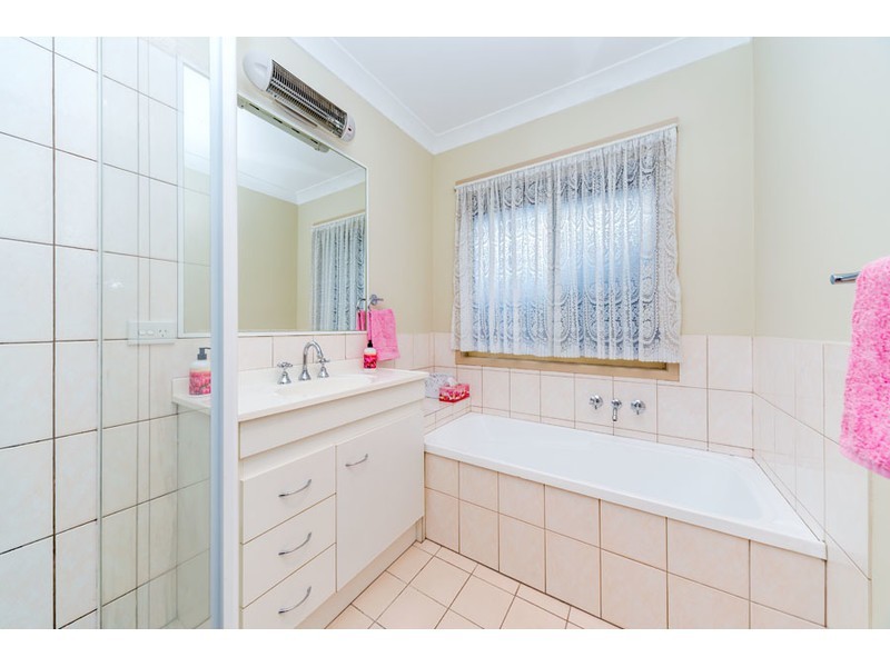 10 Plimsoll Place, Helensvale QLD 4212