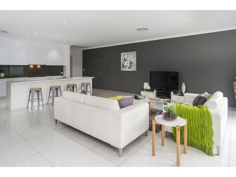 3 Quirindi Court, Helensvale QLD 4212
