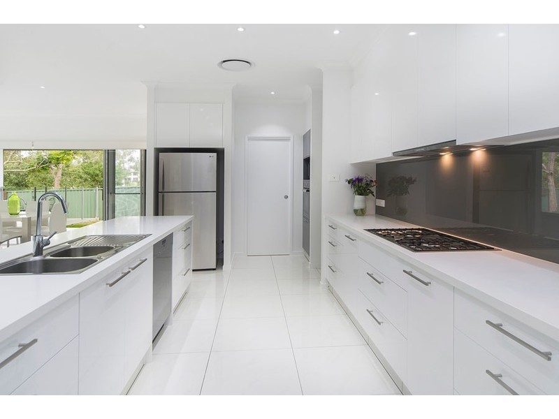 3 Quirindi Court, Helensvale QLD 4212