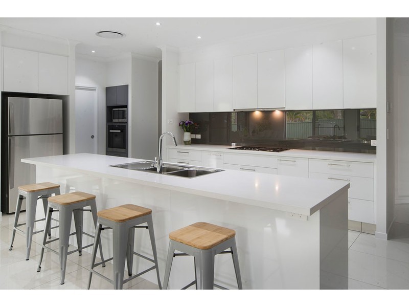 3 Quirindi Court, Helensvale QLD 4212