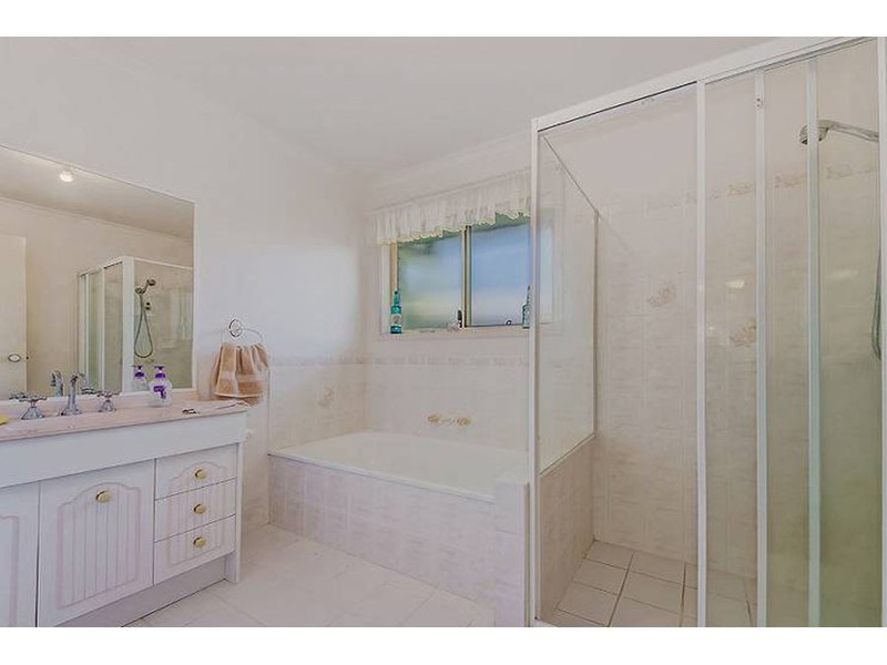 49 Cootharaba Drive, Helensvale QLD 4212