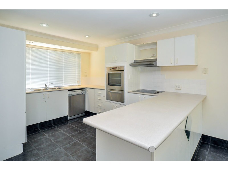 9 Halbury Court, Helensvale QLD 4212