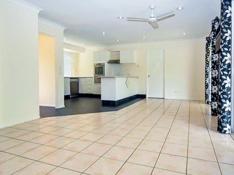 9 Halbury Court, Helensvale QLD 4212