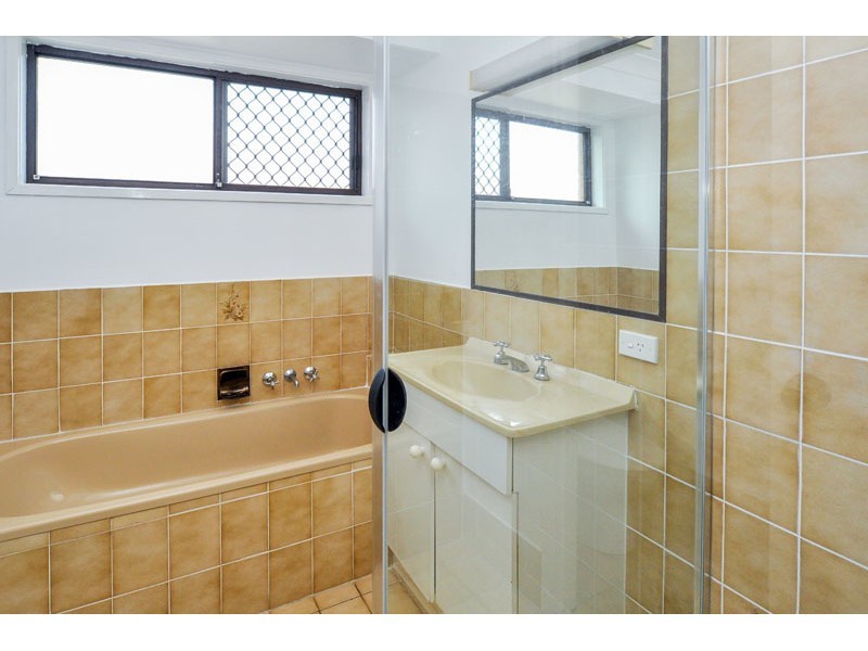 9 Halbury Court, Helensvale QLD 4212