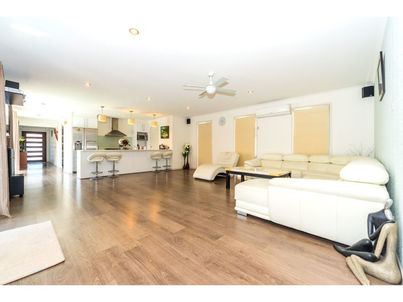 3 Casuarina Way, Helensvale QLD 4212