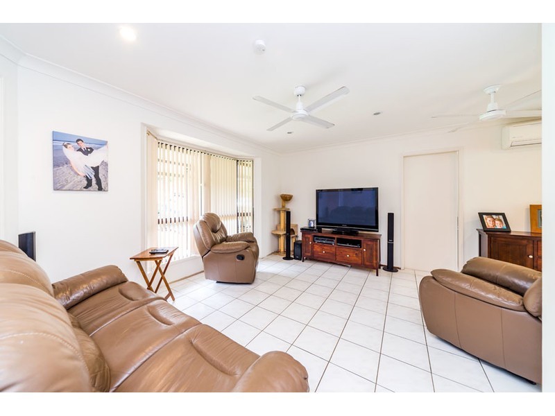 18 Mullewa Crescent, Helensvale QLD 4212