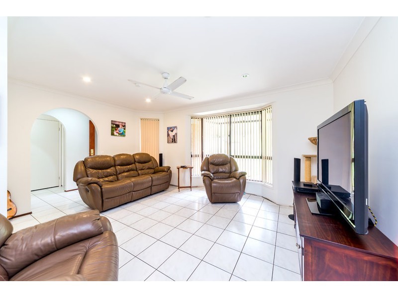 18 Mullewa Crescent, Helensvale QLD 4212